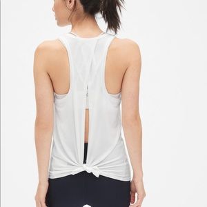 GapFit Breathe Tie Back Tank
